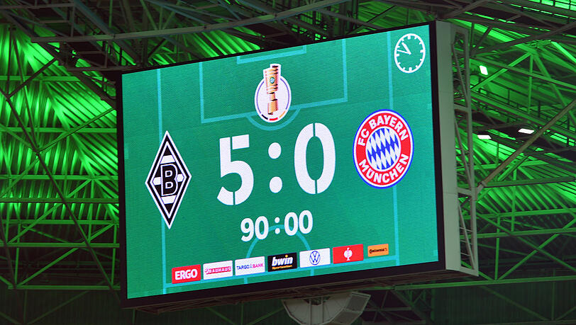 Anzeigetafel des grauens: Noch nie hat der FC Bayern im DFB-Pokal höher verloren. Anzeigetafel des grauens: Noch nie hat der FC Bayern im DFB-Pokal höher verloren.