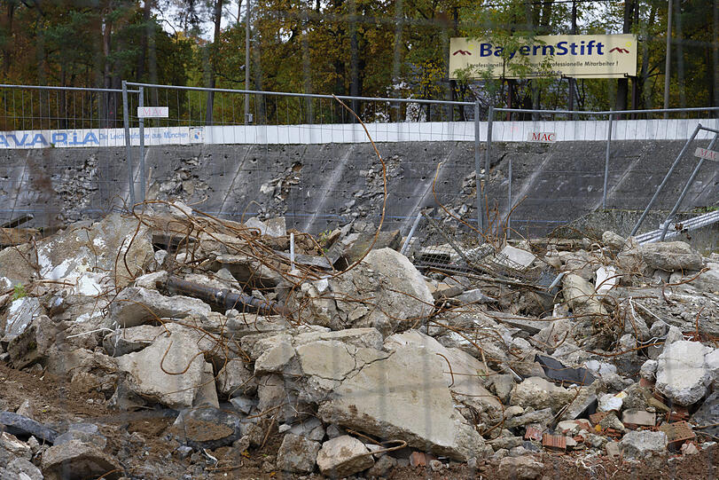 Die Radrennbahn Reichelsdorfer Keller ist die älteste in Deutschland noch erhaltene 400 m-Beton-Rennbahn. Nach dem Willen des Stadtrates soll sie neuen Wohnblocks weichen, trotz Anerkennung als Denkmal mit stadt-, sport- und technikgerschichtlicher Bedeutung.