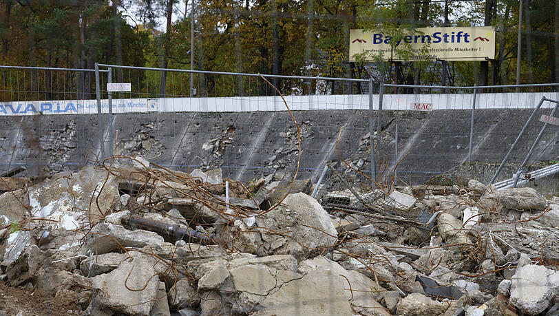 Die Radrennbahn Reichelsdorfer Keller ist die älteste in Deutschland noch erhaltene 400 m-Beton-Rennbahn. Nach dem Willen des Stadtrates soll sie neuen Wohnblocks weichen, trotz Anerkennung als Denkmal mit stadt-, sport- und technikgerschichtlicher Bedeutung.