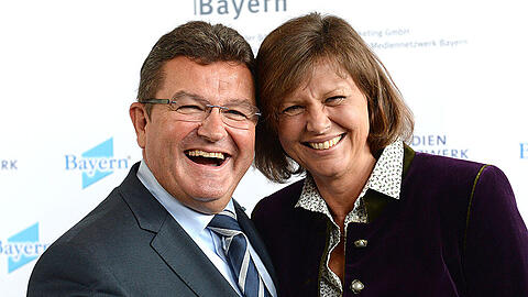 Wirtschaftsstaatssekretär Franz Josef Pschierer, zusammen mit der bayerischen Wirtschaftsministerin Ilse Aigner (beide CSU). Pschierer fordert eine bayernweite Volksabstimmung für die dritte Startbahn.