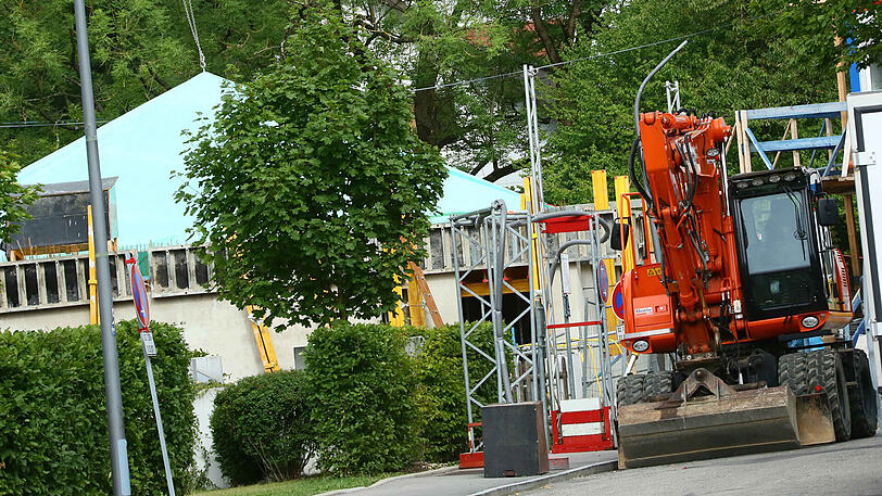 Das Gebiet rund um die Bomben-Fundstelle in Obermenzing ist großräumig abgeriegelt.