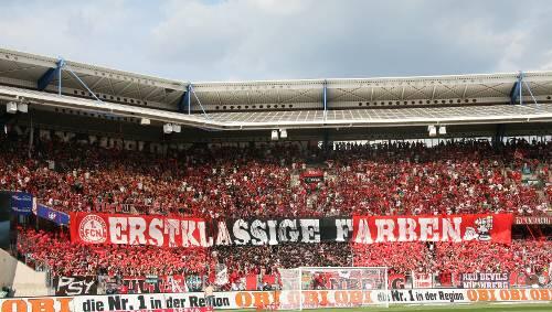 Peitschen den Club sicherlich auch beim Spiel gegen Hannover nach vorn: die tollen Fans des „Ruhmreichen“. Peitschen den Club sicherlich auch beim Spiel gegen Hannover nach vorn: die tollen Fans des „Ruhmreichen“.