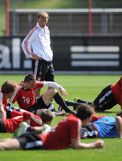 Andries Jonker versammelte die Mannschaft indes am Vormittag zur Trainingseinheit.