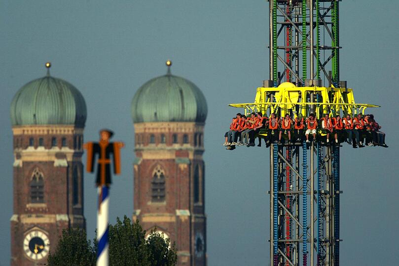 Doch damit nicht genug: Sechs verschiedene Fahrprogramme bieten ein vielseitiges Fahrerlebnis, schließlich muss sich eine Investition von 2,5 Millionen Euro auch rentieren.