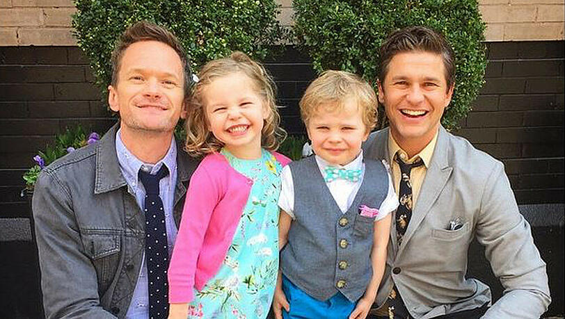 Neil Patrick Harris und David Burtka sind stolze Eltern der Zwillinge Harper und Gideon Neil Patrick Harris und David Burtka sind stolze Eltern der Zwillinge Harper und Gideon