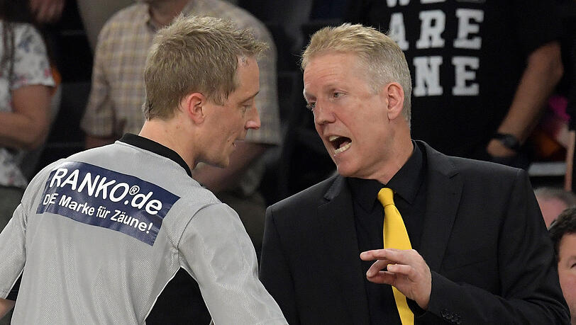 Die Ludwigsburger protestieren gegen die Wertung des Playoff-Spiels gegen Ulm. Die Ludwigsburger protestieren gegen die Wertung des Playoff-Spiels gegen Ulm.