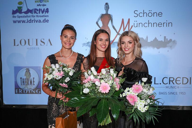 Das Lächeln der Top-Platzierten: Siegerin Sophia Kohler (M.) mit Selina Koch (Platz 2, l.) und Nadine Wimmer (Platz 3).
