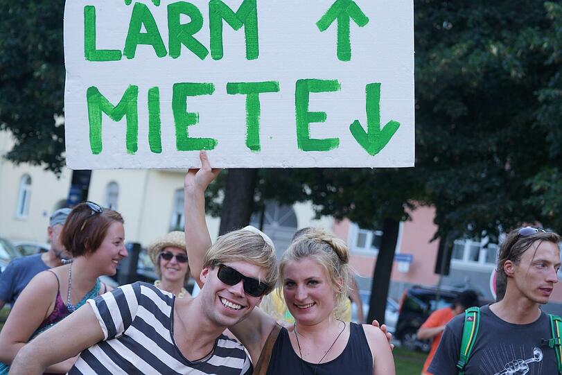 Mehr Lärm für München: Die Bilder von der Demo in Schwabing