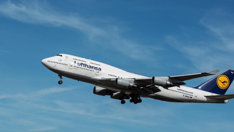 Die Lufthansa zahlt der Deutschen Bahn Schadenersatz in unbekannter Höhe. Die Lufthansa zahlt der Deutschen Bahn Schadenersatz in unbekannter Höhe.