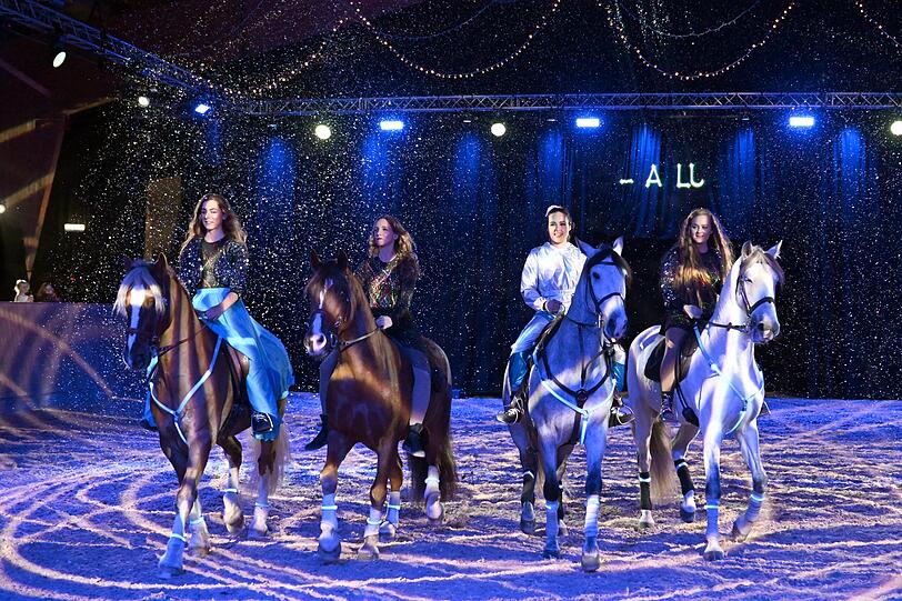 Die CAVALLUNA-Show auf der Lumagica-Premiere in München.