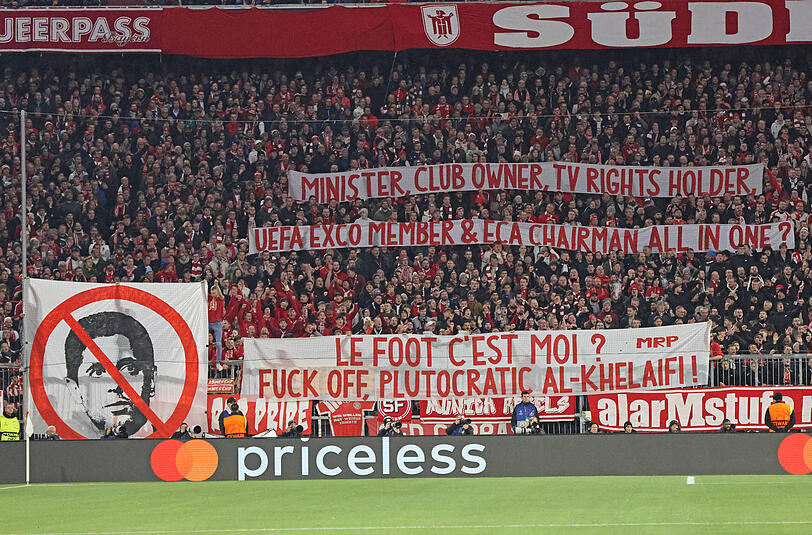 Die Bayern-Fans übten beim Champions-League-Spiel gegen Paris Saint-Germain scharfe Kritik an PSG-Präsident Nasser Al-Khelaifi.