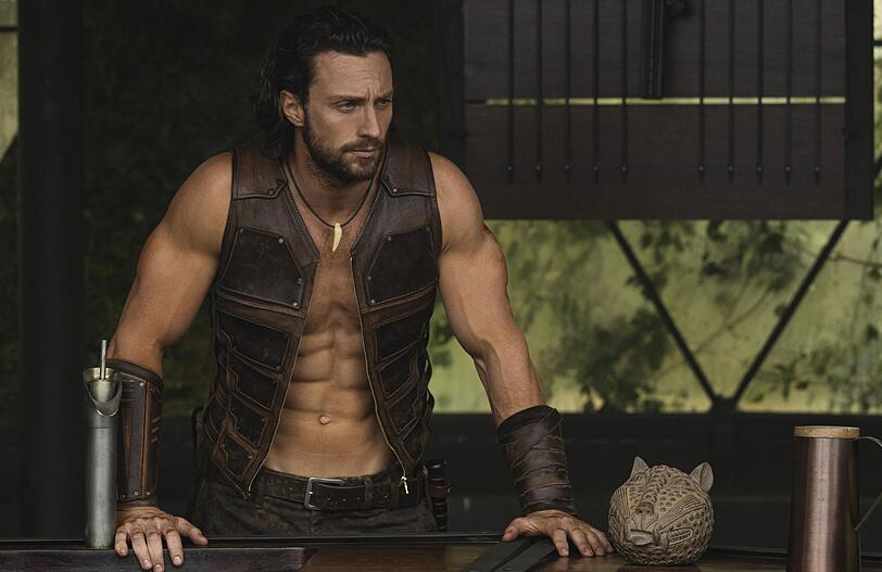 Kraven (Aaron Taylor-Johnson) schl&auml;gt sich mit seinen L&ouml;wenkr&auml;ften durch.
