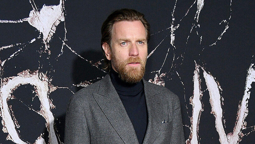 Ewan McGregor mutiert für Disney zum Grashüpfer Ewan McGregor mutiert für Disney zum Grashüpfer