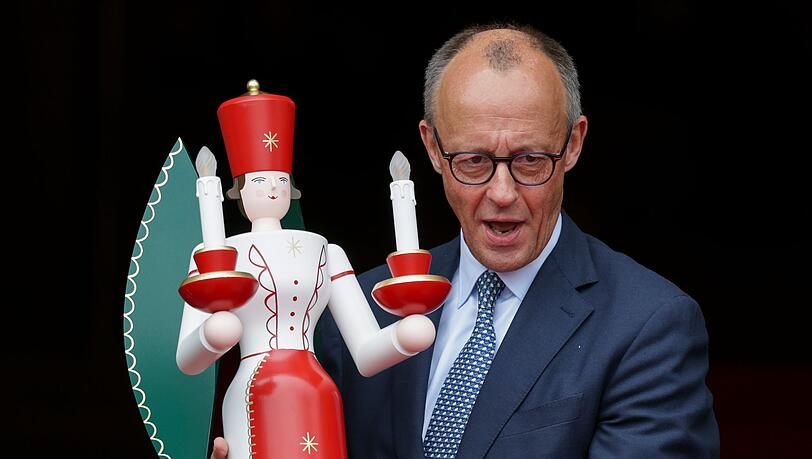 Kanzler Friedrich Merz (CDU) feiert mit Gattin, Kindern und Enkelkindern ganz traditionell Weihnachten. (Archivbild)