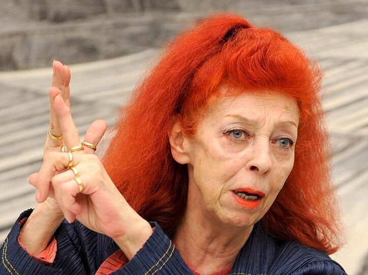 Die Künstlerin Jeanne-Claude ist im Alter von 74 Jahren gestorben.