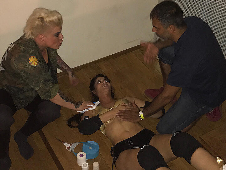 Frauen-Wrestling: Micaela Schäfer verletzte sich beim Kampf gegen Alpha Female