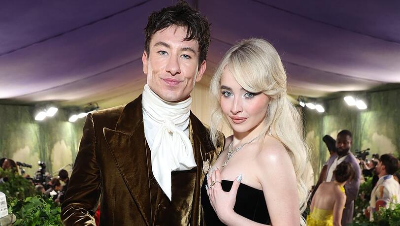 Barry Keoghan und Sabrina Carpenter gemeinsam auf dem roten Teppich.