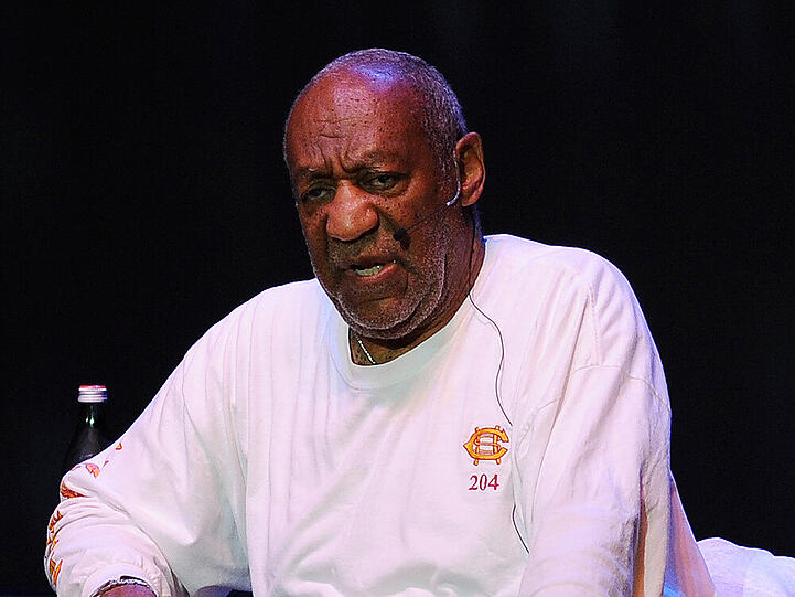Bill Cosby soll 2008 ein Model in Hugh Hefners Playboy Mansion vergewaltigt haben.