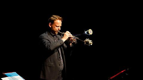 Marco Blaauw spielt "I can't breath" von Georg Friedrich Haas.