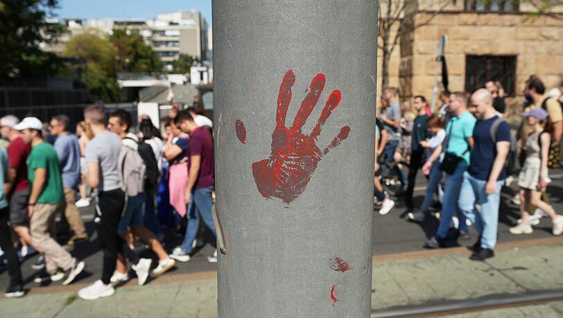 In Belgrad gehen Regierungsgegner wieder auf die Straße.
