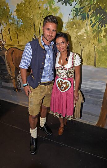 Traditioneller Ausflug der Löwen aufs Oktoberfest. Der TSV 1860 München feierte im Hacker-Zelt. Die Bilder.