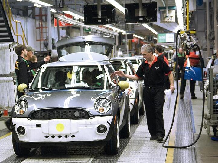 Produktion von Mini-Fahrzeugen im Werk Oxford: Die britische Autoindustrie muss den Brexit besonders fürchten.