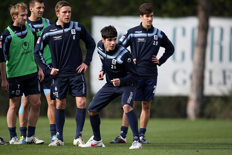 Gute Stimmung beim Trainingslager der Löwen in Belek. Eindrücke vom Gute-Laune-Training der Sechz?ger - zum Durchklicken.
