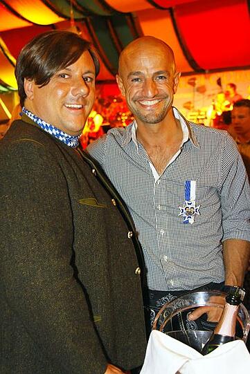 Die letzten Jahre war bei "Tracht & Pracht" einiges geboten. 2011 ließen sich auch Prominente wie Alina Baumann, Tim Lobinger, Michael Guillaume,Peyman Amin, Liliana Matthäu und Alisar Ailabouni im Hippodrom blicken. Klicken Sie durch die Bilder!