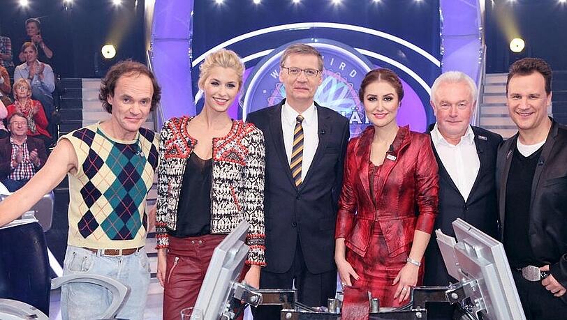 Günther Jauch (3.v.l.) mit seinen prominenten Gästen (v.l.) Olaf Schubert, Lena Gercke, Khatera Yusufi, Wolfgang Kubicki und Guido Maria Kretschmer Günther Jauch (3.v.l.) mit seinen prominenten Gästen (v.l.) Olaf Schubert, Lena Gercke, Khatera Yusufi, Wolfgang Kubicki und Guido Maria Kretschmer