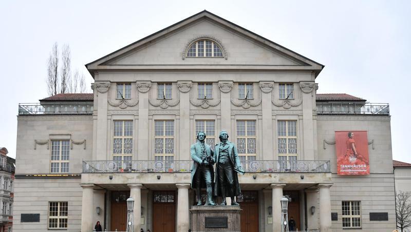 Das Deutsche Nationaltheater Weimar führt nur noch Veranstaltungen mit einer maximalen Besucherzahl von 500 Personen durch. Das Deutsche Nationaltheater Weimar führt nur noch Veranstaltungen mit einer maximalen Besucherzahl von 500 Personen durch.