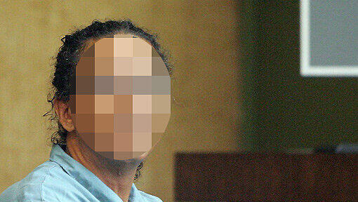 „Es tut mir wirklich leid. Ich hatte kein Geld“ – so entschuldigt sich Daniel V. (52) vor Gericht. „Es tut mir wirklich leid. Ich hatte kein Geld“ – so entschuldigt sich Daniel V. (52) vor Gericht.