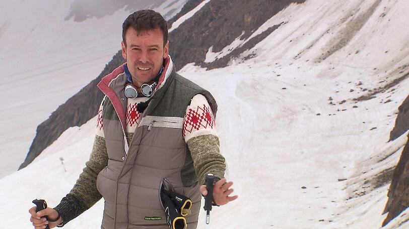 Obstbauer Günther (40) will Claudia mit einem Skiausflug auf einem Gletscher glücklich machen. Doch nach wenigen Metern gibt Claudia auf.