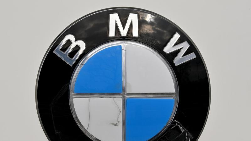 Das BMW-Logo vor der Konzernzentrale in der bayerischen Landeshauptstadt.