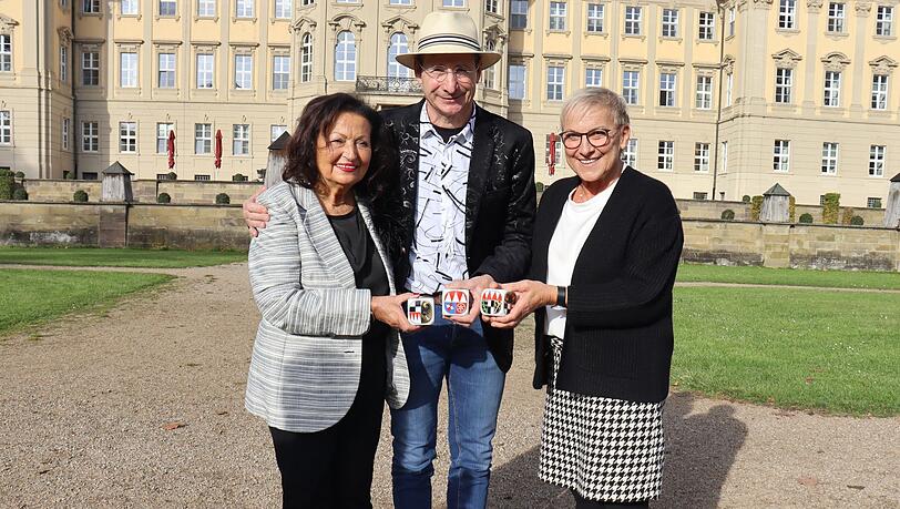 Die Preistr&auml;gerinnen und Preistr&auml;ger des diesj&auml;hrigen Frankenw&uuml;rfels: Alice Walchsh&ouml;fer, Otmar Schmelzer und Rosi Kraus.