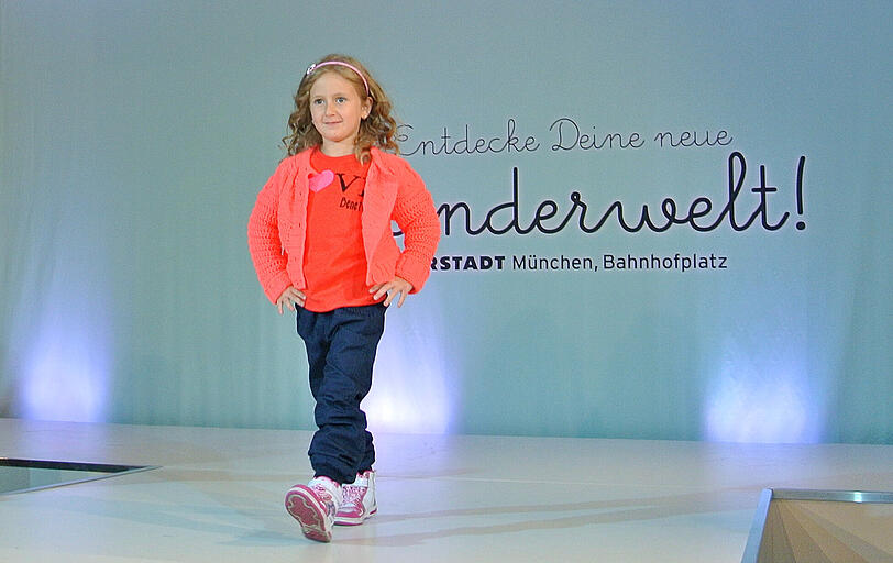 Tolle Show: 25 junge Laufsteg-Talente präsentierten am Samstag in der neuen Kinderwelt bei KARSTADT am Bahnhofplatz Mode-Trends