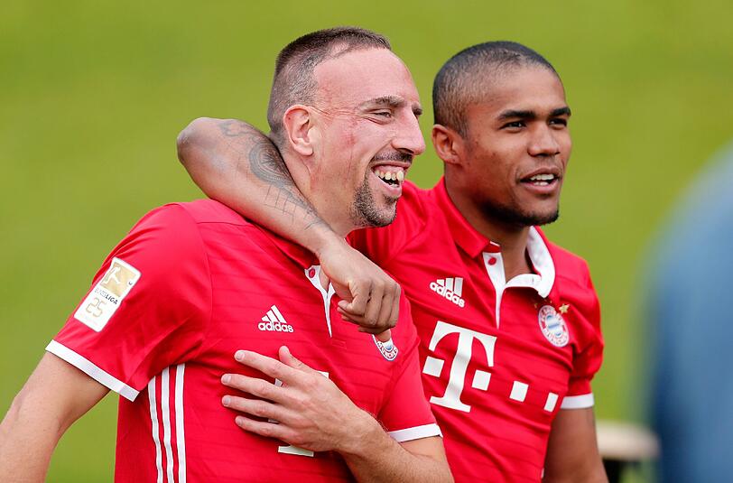 In seinem zehnten Jahr beim FC Bayern: Franck Ribéry. Gegen Rostow steht Douglas Costa wohl in der Startelf.