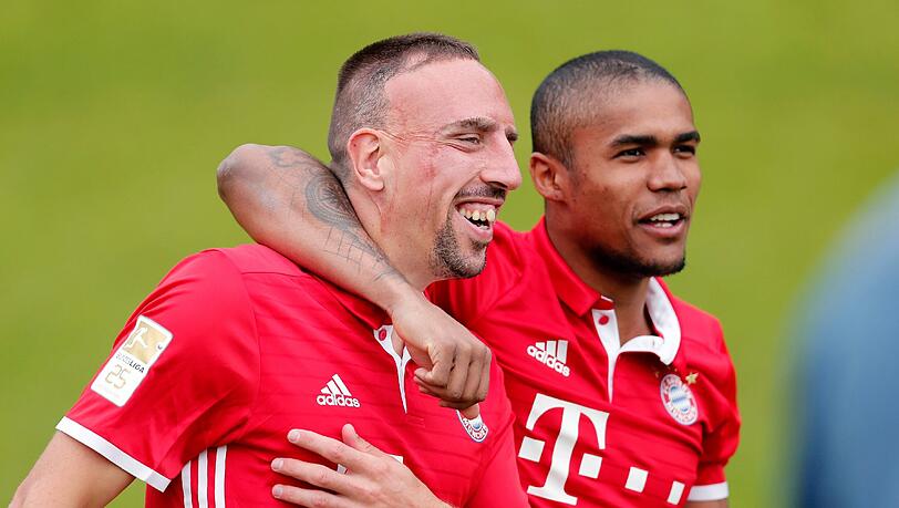 In seinem zehnten Jahr beim FC Bayern: Franck Ribéry. Gegen Rostow steht Douglas Costa wohl in der Startelf. In seinem zehnten Jahr beim FC Bayern: Franck Ribéry. Gegen Rostow steht Douglas Costa wohl in der Startelf.