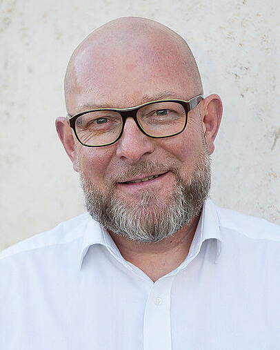 Dr. Peter Sandmann ist Inhaber der Nauplia-Apotheke, der Fidelio-Apotheke und der Isartal-Apotheke. Dr. Peter Sandmann ist Inhaber der Nauplia-Apotheke, der Fidelio-Apotheke und der Isartal-Apotheke.