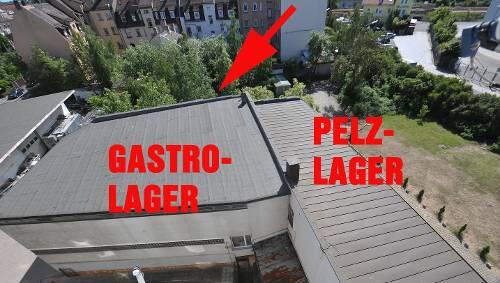 Statt ins Pellager (re.) meißelten sich die Einbrecher in ein Gastro-Geschäft (l.). Statt ins Pellager (re.) meißelten sich die Einbrecher in ein Gastro-Geschäft (l.).