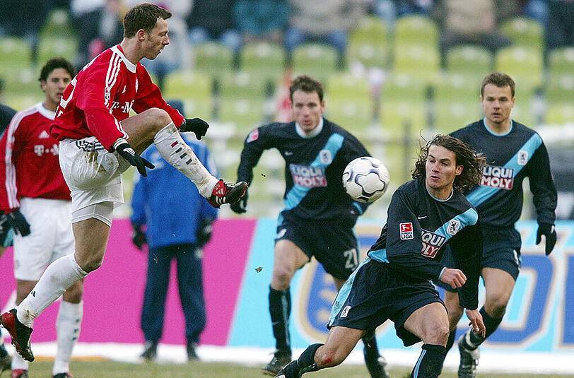 Münchner Derby TSV 1860 München gegen FC Bayern München am 15.02.2003. Die Bilder.