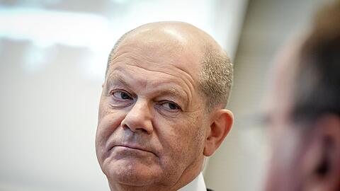 "Das, was wir gerade hier in unserem Land erleben, geht uns wirklich alle an – jede und jeden von uns", sagt Bundeskanzler Olaf Scholz.
