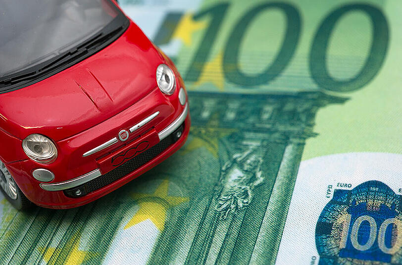 Mit einem Wechsel der KfZ-Versicherung lassen sich oft Hunderte Euro sparen. Wir erklären Ihnen, worauf Sie dabei achten müssen.