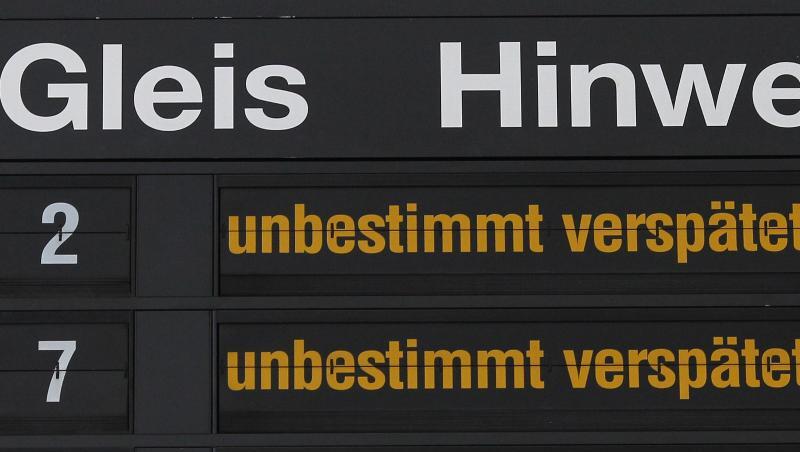 Hinweise für Bahnreisende im Magdeburger Hauptbahnhof. Hinweise für Bahnreisende im Magdeburger Hauptbahnhof.