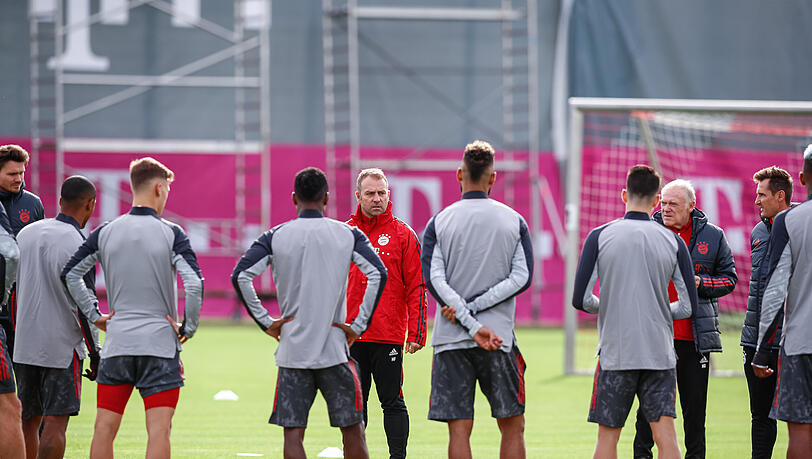 Am Dienstag und Mittwoch unterziehen sich die Bayern-Stars zwei Corona-Tests, anschließend kann die Rückkehr auf den Trainingsplatz folgen.