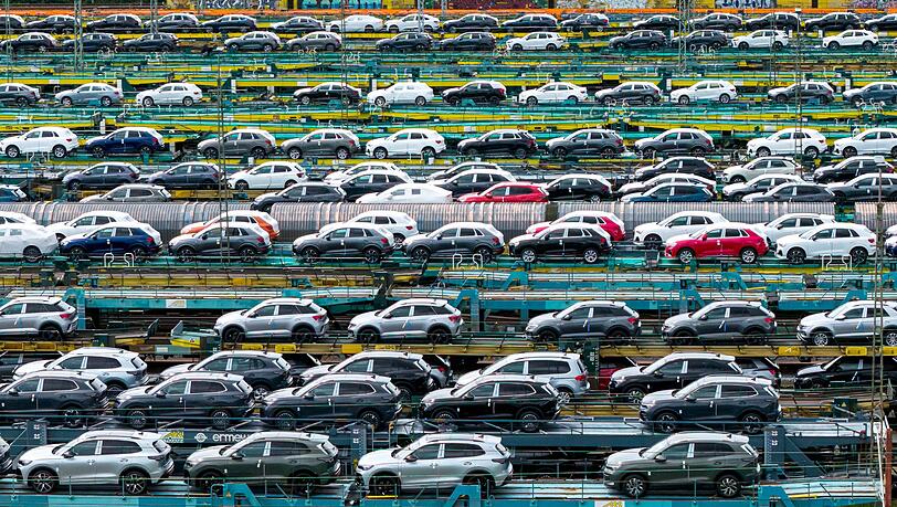 Für die Menschen hierzulande könnten große Autos billiger werden.