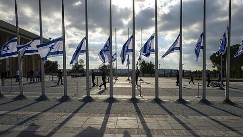 Peres starb im Alter von 93 Jahren zwei Wochen nach einem schweren Schlaganfall. Foto: Jim Hollander