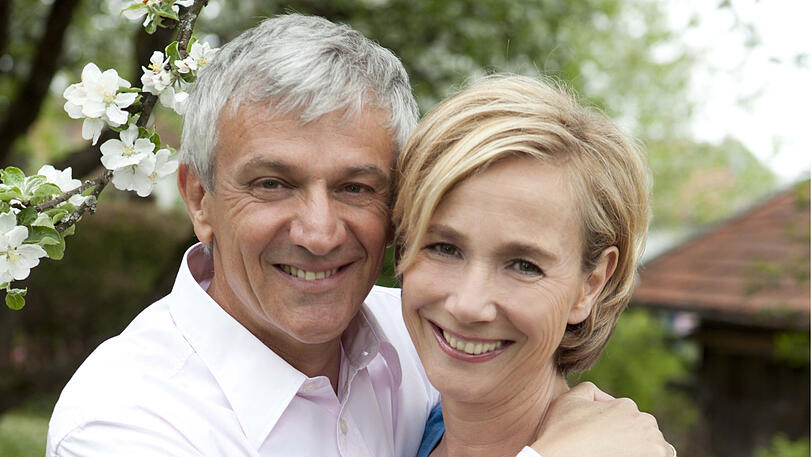 Amelie Fried und Peter Probst inspirieren sich auch nach 28 Ehejahren noch gegenseitig und lachen viel.