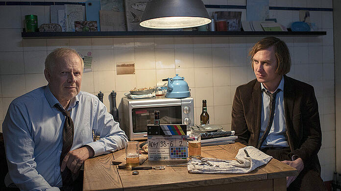 "Tatort: Borowski und der stille Gast III": Auch in diesem "Tatort" fordert Lars Eidinger (r.) als einer der unheimlichsten Mörder der Reihe Kommissar Klaus Borowski (Axel Milberg) wieder heraus - Drehstartfoto.