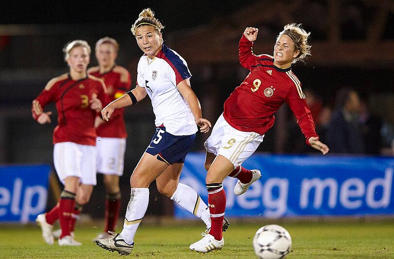Wechselt zum FC Bayern: Amber Brooks (Mitte, mit der Nummer 5).