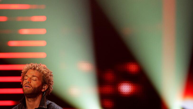 Bis ins Halbfinale der TV-Casting-Show "X Factor" hatte es der Münchner Rufus Martin geschafft - am Dienstagabend war Schluss, die Zuschauer wählten ihn aus der Show. Bis ins Halbfinale der TV-Casting-Show "X Factor" hatte es der Münchner Rufus Martin geschafft - am Dienstagabend war Schluss, die Zuschauer wählten ihn aus der Show.